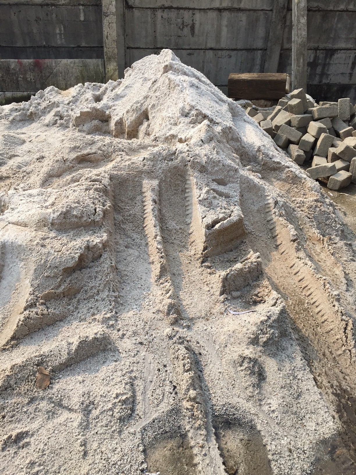 jual pasir putih bangka dengan truk tronton di jakarta