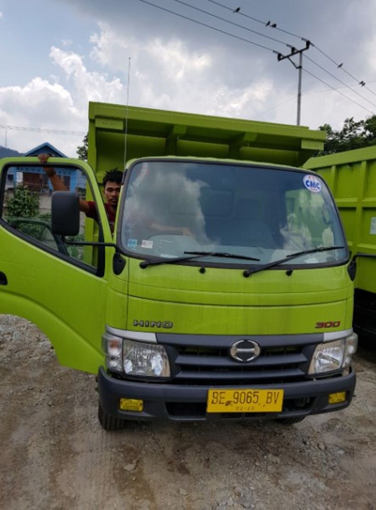 Sewa Dump Truck dan Jual Pasir Putih di Cilebar Karawang Hubungi 08118168989