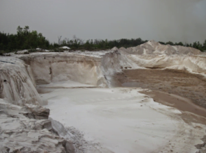 Jual Pasir Putih Bangka Belitung Dan Bahan Bangunan Lainnya Di Jembatan Lima Denagn Truk Colt Diesel Terpercaya