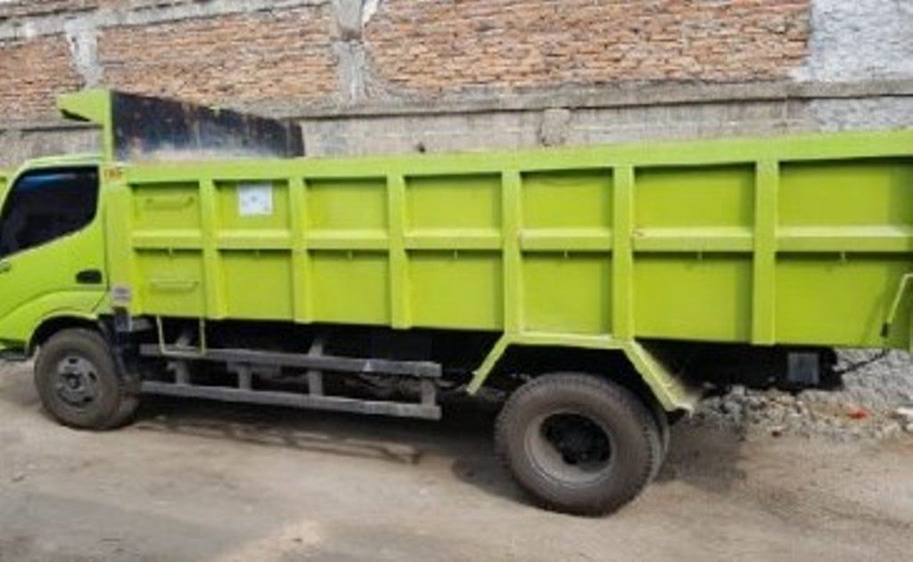 Sewa Dump Truck dan Jual Pasir Putih di Jakarta Barat Hubungi 08118168989