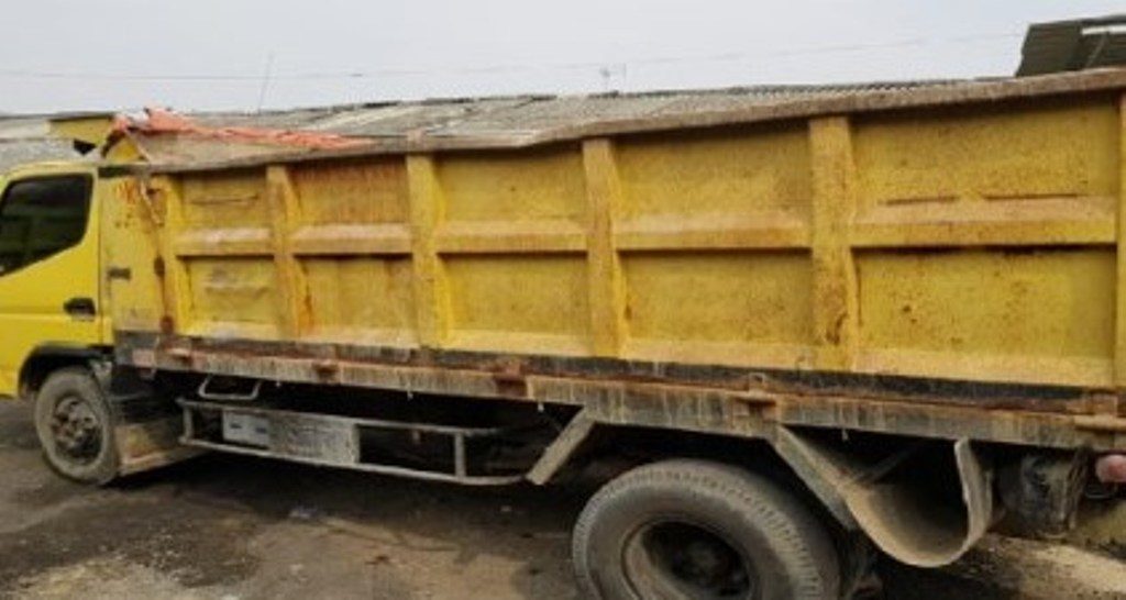 Sewa Dump Truck dan Jual Pasir Putih di Jembatan Besi Hubungi 08118168989