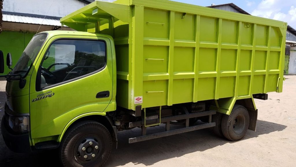 Sewa Dump Truck dan Jual Pasir Putih di Karawang Jawa Barat Hubungi 08118168989